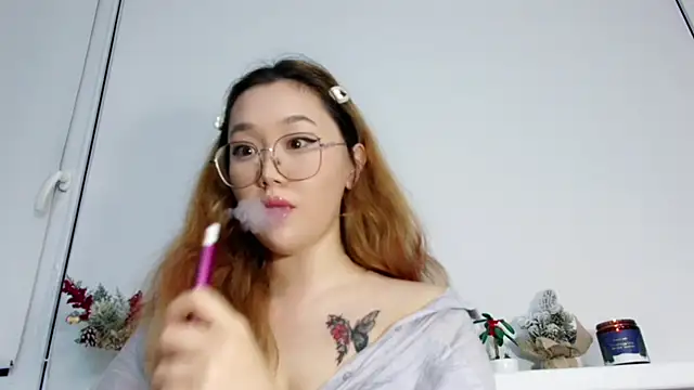 Snapshot of Jennatyan chatting on 11-25-25, 03:45 Jennatyan online show from 11-25-25, 03:45