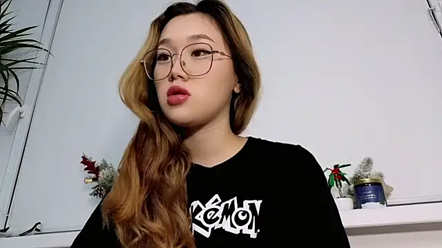 Snapshot of Jennatyan chatting on 12-05-25, 11:30 Jennatyan online show from 12-05-25, 11:30