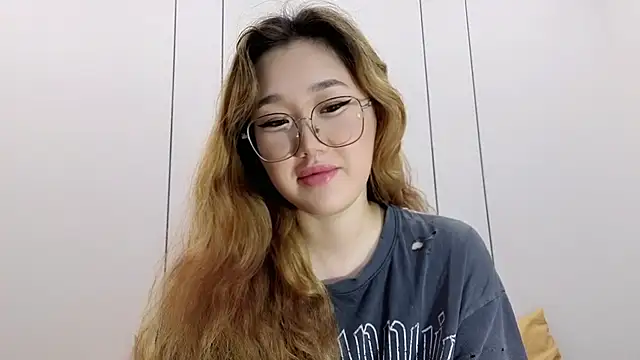 Snapshot of Jennatyan chatting on 12-16-25, 11:26 Jennatyan online show from 12-16-25, 11:26