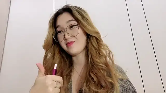 Snapshot of Jennatyan chatting on 01-07-26, 12:07 Jennatyan online show from 01-07-26, 12:07