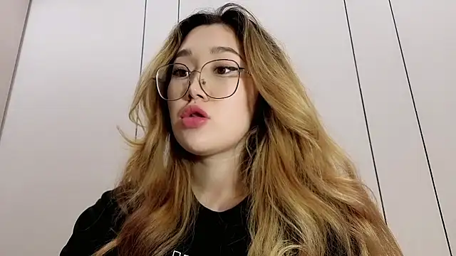 Snapshot of Jennatyan chatting on 01-10-26, 12:07 Jennatyan online show from 01-10-26, 12:07