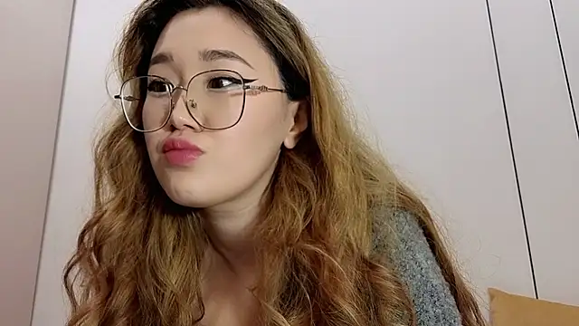 Snapshot of Jennatyan chatting on 01-13-26, 06:51 Jennatyan online show from 01-13-26, 06:51