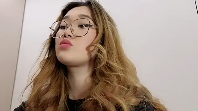 Snapshot of Jennatyan chatting on 01-14-26, 02:12 Jennatyan online show from 01-14-26, 02:12