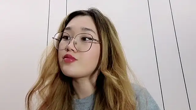 Snapshot of Jennatyan chatting on 01-17-26, 01:38 Jennatyan online show from 01-17-26, 01:38