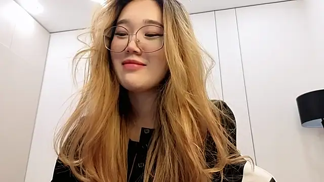 Snapshot of Jennatyan chatting on 02-04-26, 03:18 Jennatyan online show from 02-04-26, 03:18