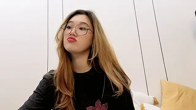 Snapshot of Jennatyan chatting on 02-05-26, 07:35 Jennatyan online show from 02-05-26, 07:35