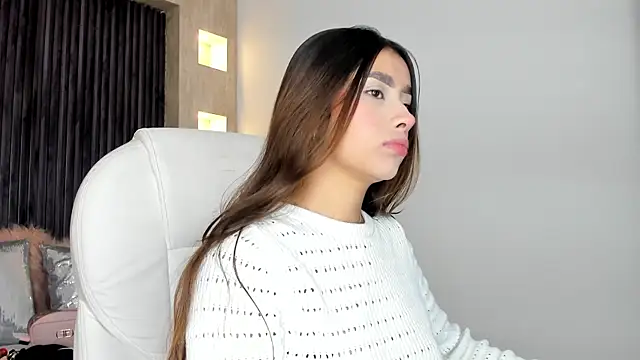 laurin clauz  online show from 10-20-25, 03:45