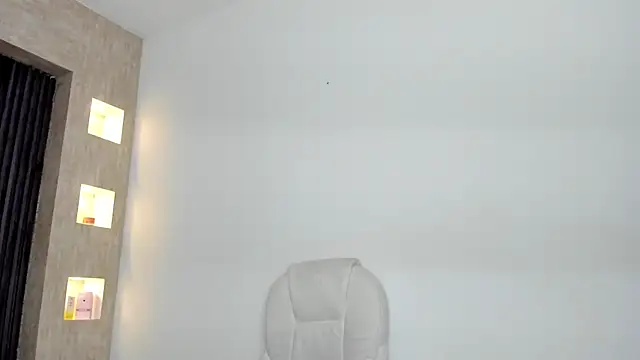 laurin clauz  online show from 10-21-25, 03:46