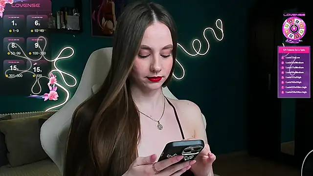 katie taylorr online show from 11-14-25, 10:29