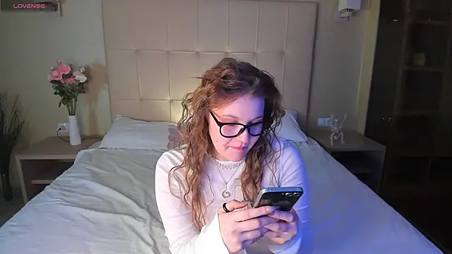 Colleen Blake online show from 10-22-25, 04:18