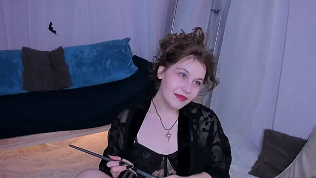 Colleen Blake online show from 10-30-25, 05:02