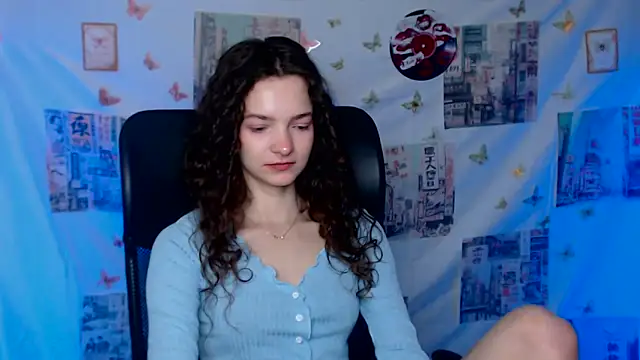  SusieSu  online show from 05-03-26, 06:19