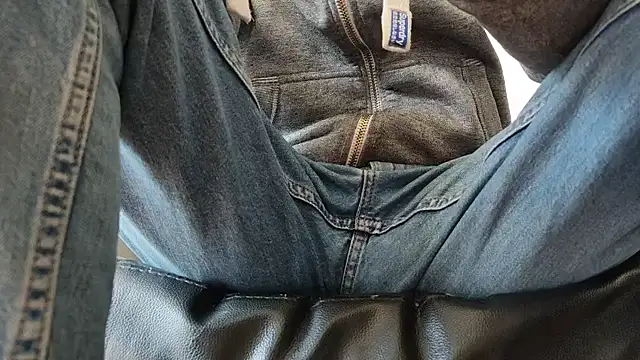 Snapshot of bas2ana chatting on 10-21-25, 03:57 bas2ana online show from 10-21-25, 03:57