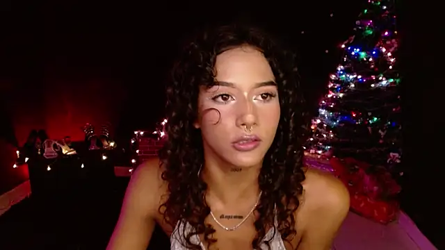 Snapshot of Chelsea__2 chatting on 12-17-25, 03:40 Chelsea 2 online show from 12-17-25, 03:40