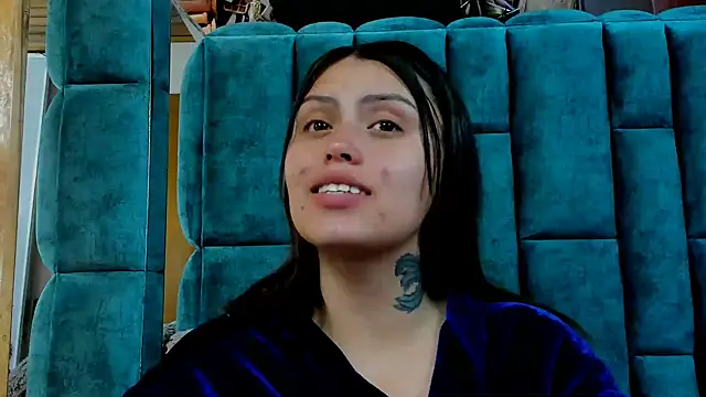 STEFANYVOLKOV online show from 10-22-25, 01:06