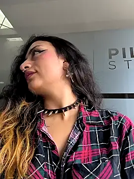 Lila Desiree online show from 02-15-25, 08:01