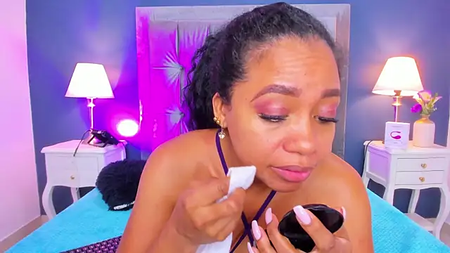 Snapshot of Kamila-Kane chatting on 01-12-25, 01:53 Kamila-Kane online show from 01-12-25, 01:53