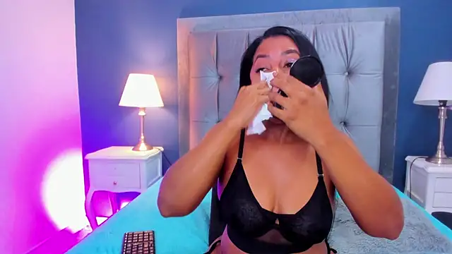 Snapshot of Kamila-Kane chatting on 03-08-25, 02:01 Kamila-Kane online show from 03-08-25, 02:01