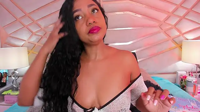 Snapshot of Kamila-Kane chatting on 10-14-25, 07:47 Kamila-Kane online show from 10-14-25, 07:47