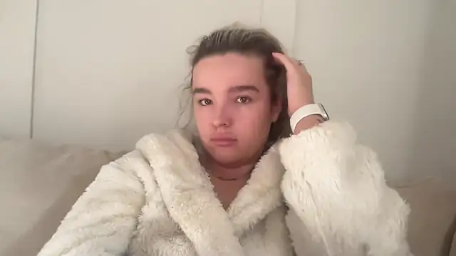 maisiesmithx online show from 11-17-25, 10:21