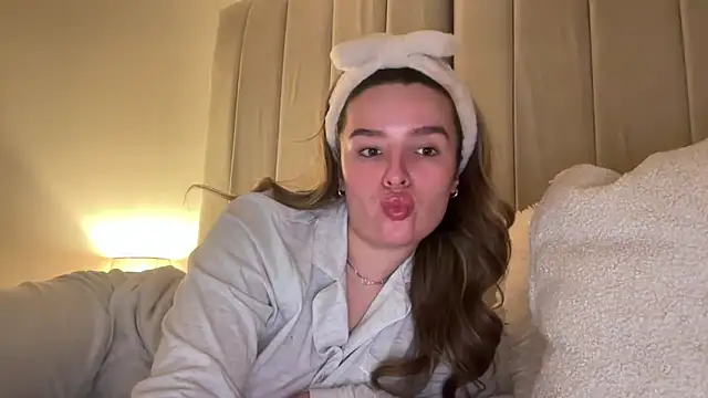 maisiesmithx online show from 04-02-26, 12:52