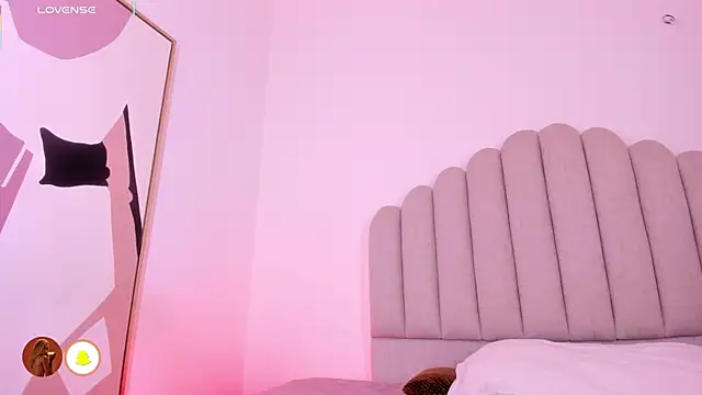 Nikki Angel  online show from 02-14-26, 06:59