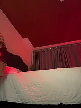 Snapshot of sue___0 chatting on 03-21-26, 06:07 sue 0 online show from 03-21-26, 06:07