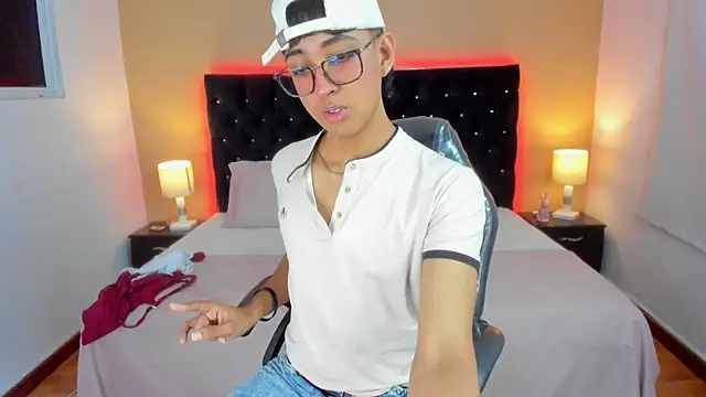 Dark hairy  online show from 12-29-24, 03:00