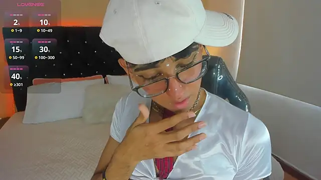 Dark hairy  online show from 01-18-25, 07:26