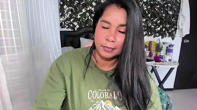 sensual-laura online show from 03-15-25, 06:32