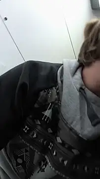 Snapshot of DrownMentallyyy chatting on 02-24-26, 12:03 DrownMentallyyy online show from 02-24-26, 12:03