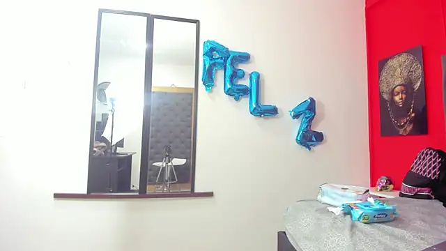 YayaHilton online show from 01-03-25, 04:44