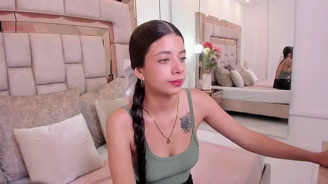 coraltaylor online show from 10-11-25, 03:10