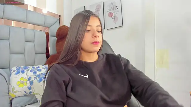 coraltaylor online show from 11-23-25, 02:17