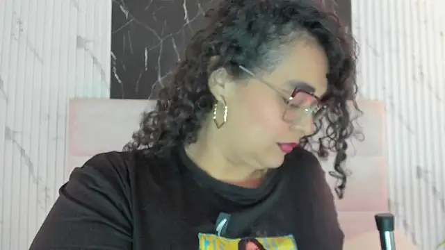 Snapshot of Reginavegaa chatting on 04-08-26, 11:43 Reginavegaa online show from 04-08-26, 11:43