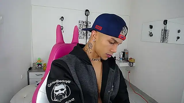 Leonard Price online show from 10-01-25, 02:28