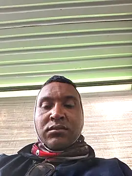 Snapshot of nilson2902 chatting on 05-25-26, 03:07 nilson2902 online show from 05-25-26, 03:07