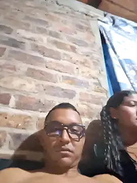 Snapshot of nilson2902 chatting on 06-11-26, 01:05 nilson2902 online show from 06-11-26, 01:05