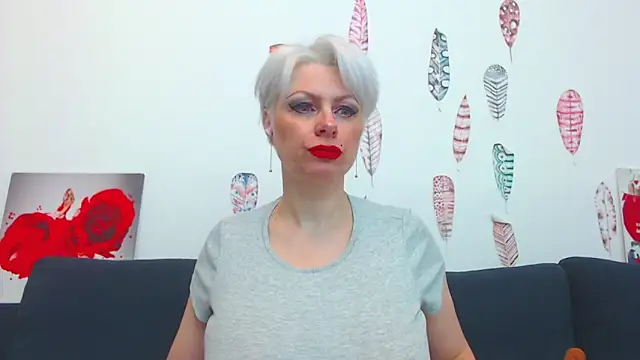 Snapshot of ForeverBarbie_ chatting on 11-16-25, 11:43 ForeverBarbie online show from 11-16-25, 11:43