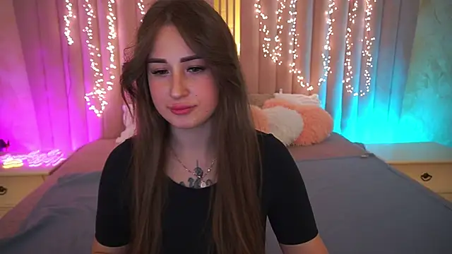 GentleAdellee online show from 12-18-25, 01:50