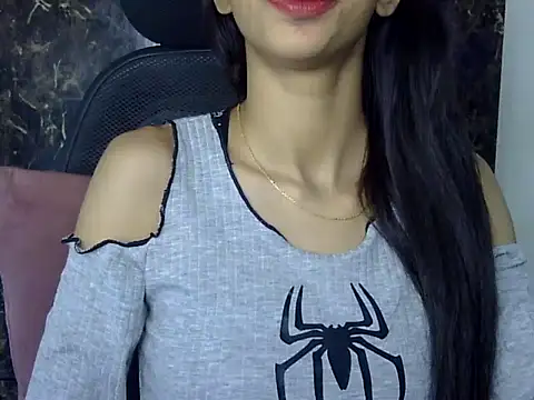 Snapshot of MAAYRA_09 chatting on 02-01-25, 07:13 MAAYRA 09 online show from 02-01-25, 07:13