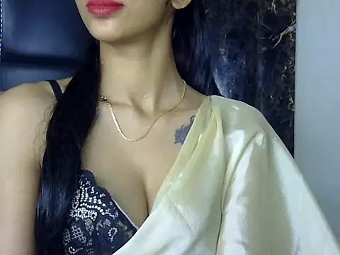 Snapshot of MAAYRA_09 chatting on 02-16-25, 02:54 MAAYRA 09 online show from 02-16-25, 02:54