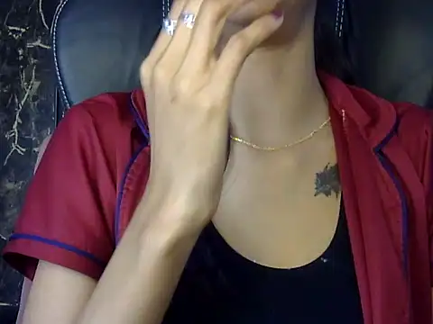 Snapshot of MAAYRA_09 chatting on 02-23-25, 01:46 MAAYRA 09 online show from 02-23-25, 01:46