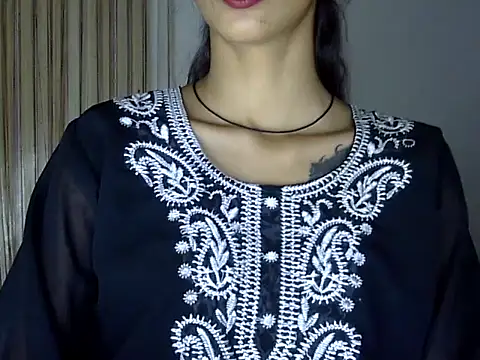 Snapshot of MAAYRA_09 chatting on 09-20-25, 03:35 MAAYRA 09 online show from 09-20-25, 03:35