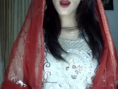 Snapshot of MAAYRA_09 chatting on 09-30-25, 01:05 MAAYRA 09 online show from 09-30-25, 01:05