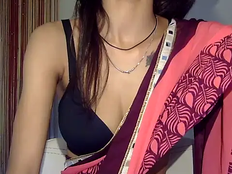 Snapshot of MAAYRA_09 chatting on 10-30-25, 09:44 MAAYRA 09 online show from 10-30-25, 09:44