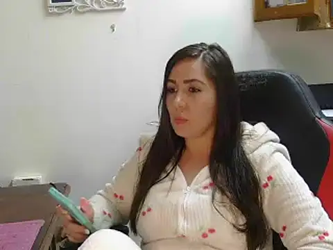 Kiara zoya online show from 01-21-25, 09:15