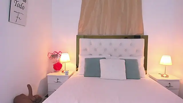 Snapshot of SofiaBosch chatting on 09-20-25, 12:55 SofiaBosch online show from 09-20-25, 12:55