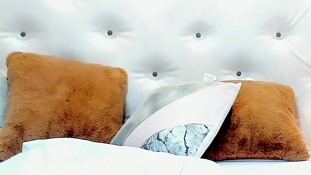 Violet Grace online show from 01-22-25, 03:51