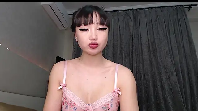 MiaRie online show from 05-18-26, 04:51